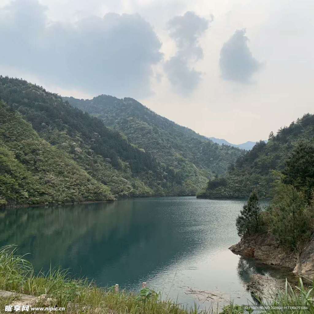 高山湖泊