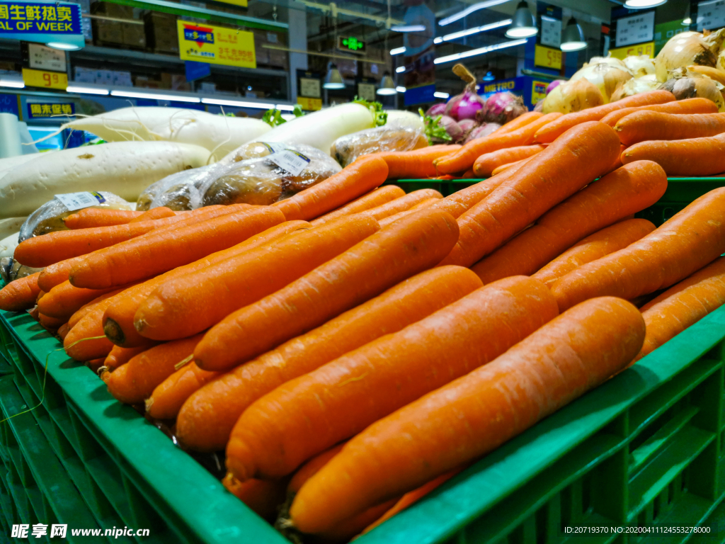 超市里的胡萝卜