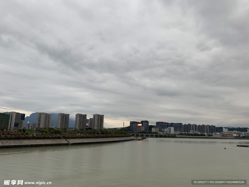 河