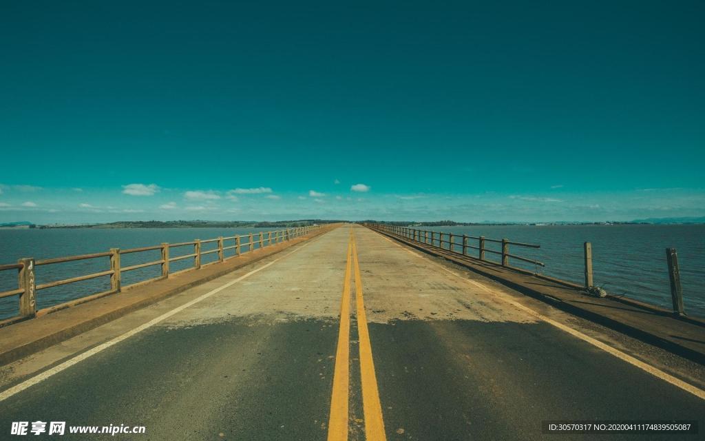 道路