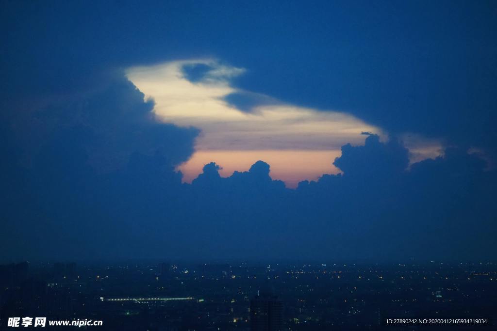 天空