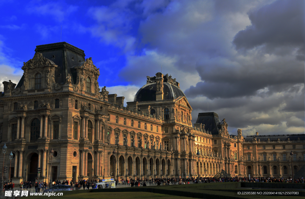 巴黎卢浮宫