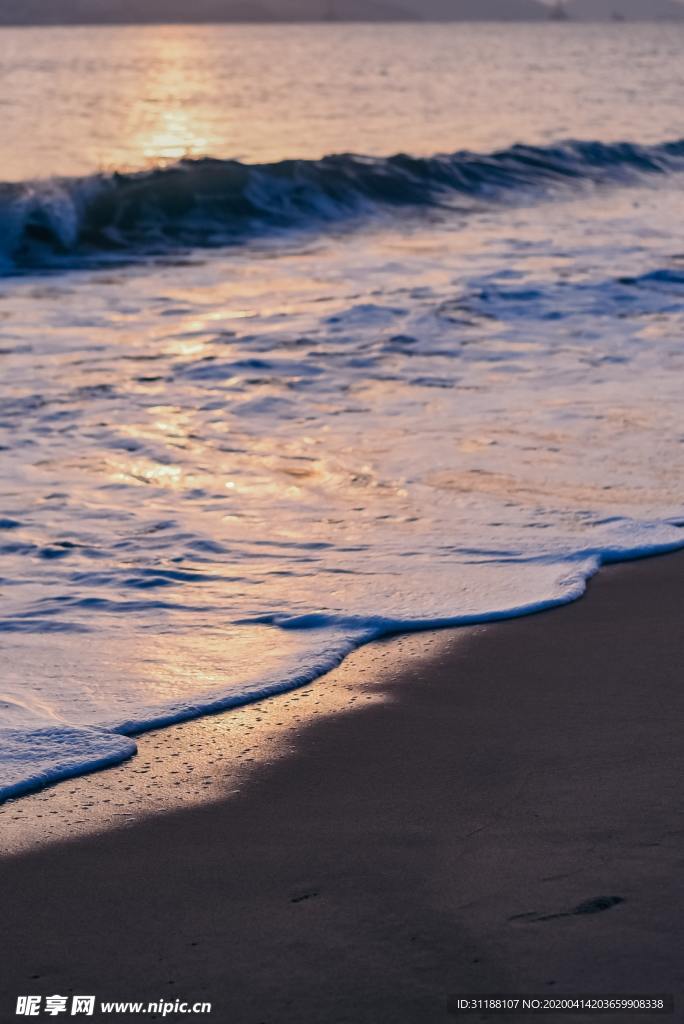 夕阳波浪