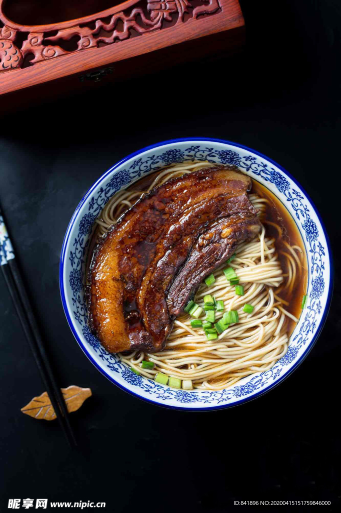 大肉面 大肉卤面 大肉面条