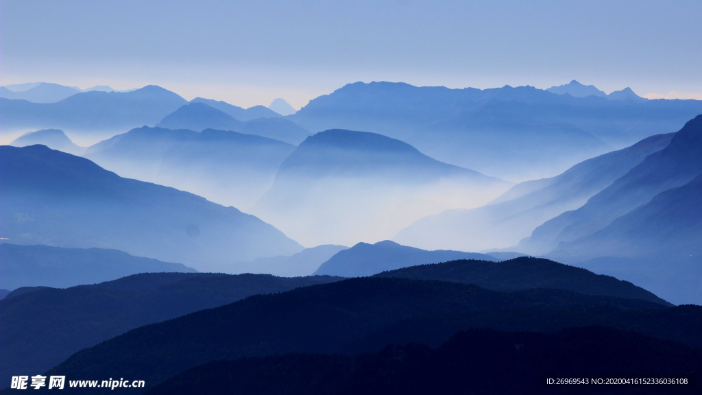 群山 云海