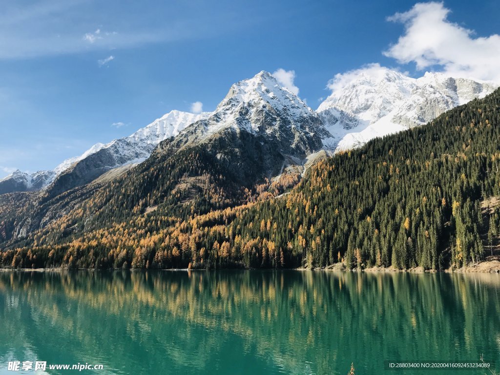 水 湖 山 秋季