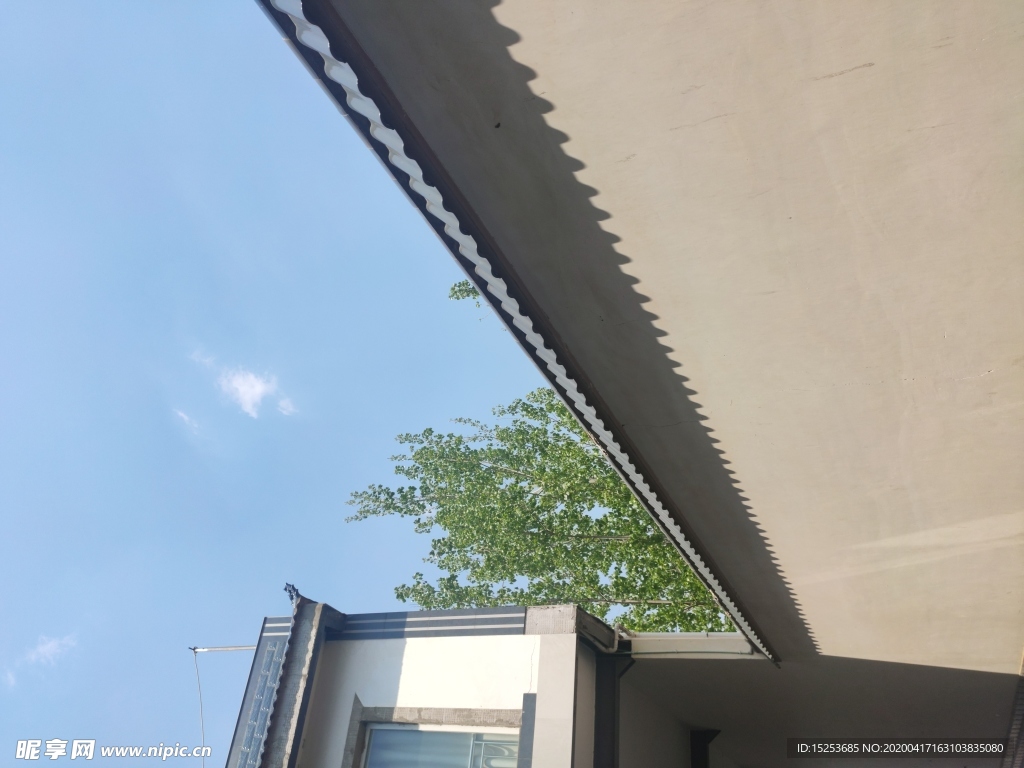 墙外天空