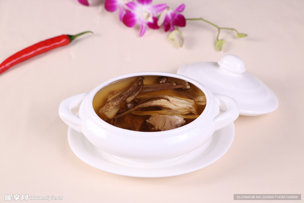 鹿茸菇炖水鸭