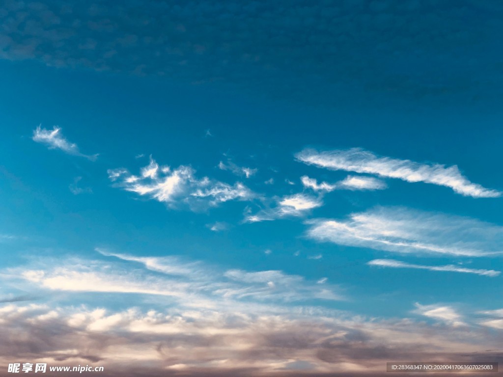 蓝天白云  草地 蓝天 天空