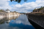 高墙护城河