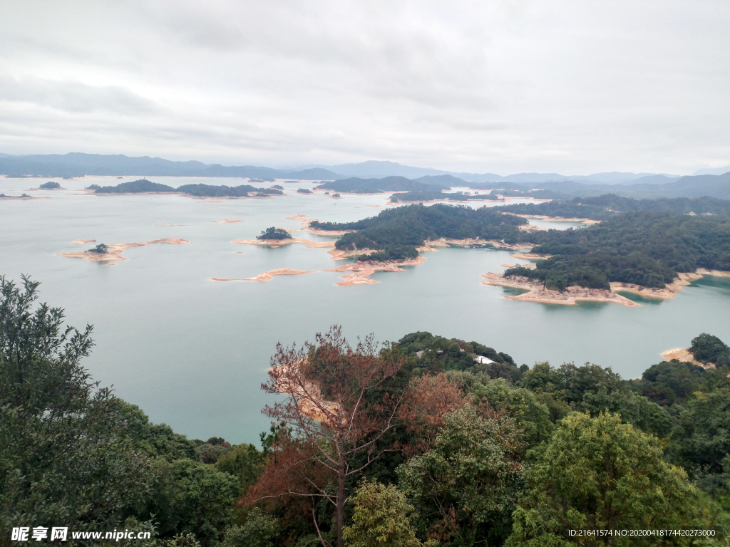 万绿湖俯瞰图全景