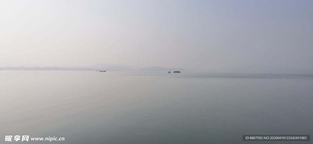 东湖湖面