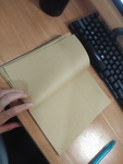 桌面  笔记本  写字  做笔