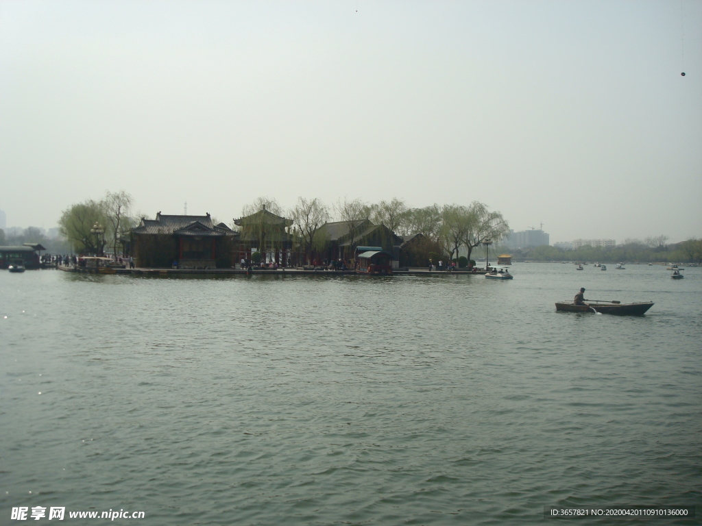 大明湖湖心岛