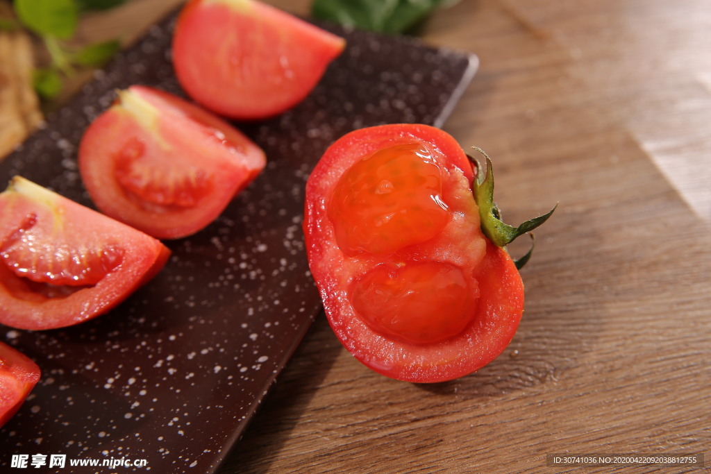 切开的番茄 切开的西红柿