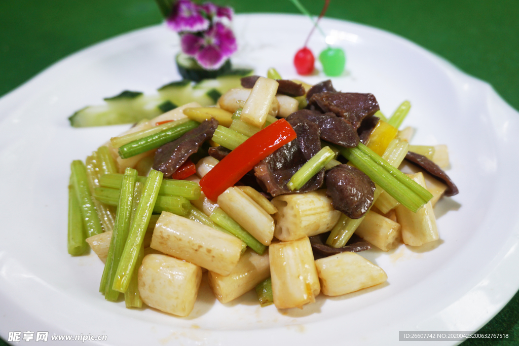 藕尖炒鸡肾