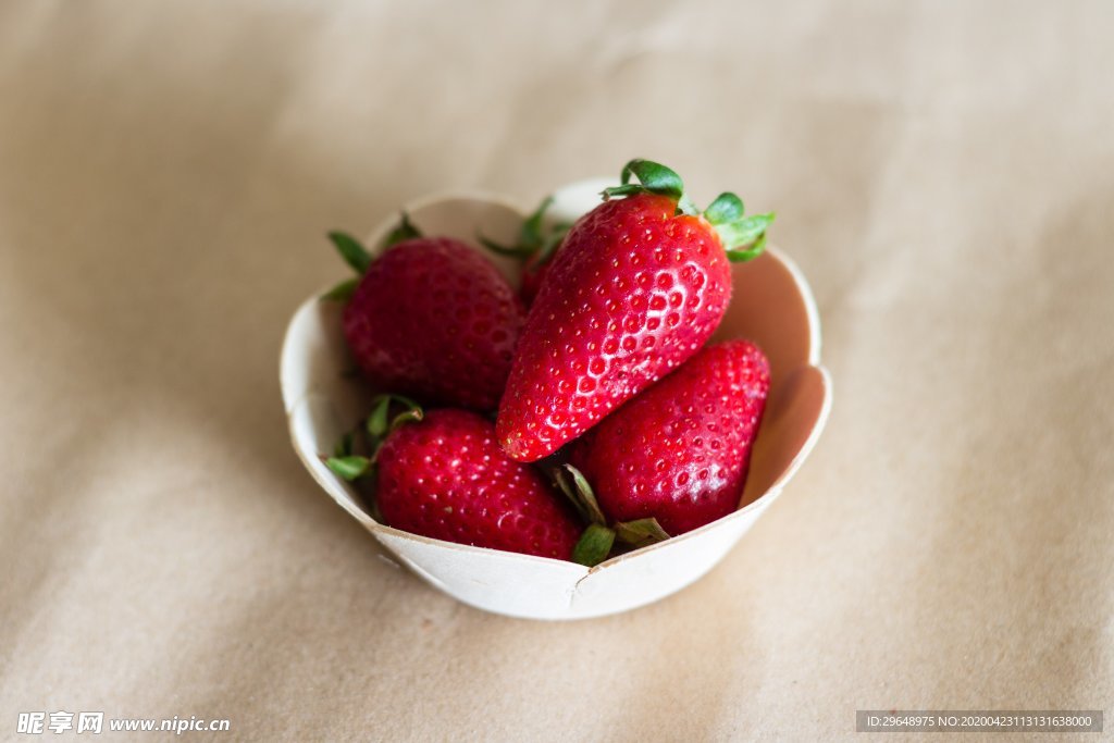 草莓 草莓图片 红色草莓 奶油