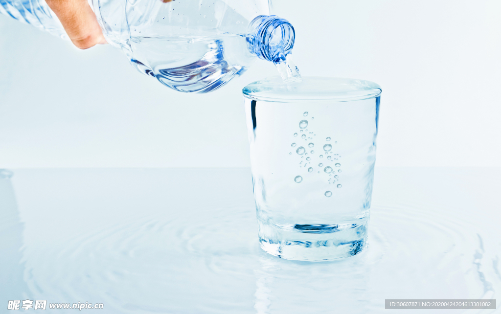 水