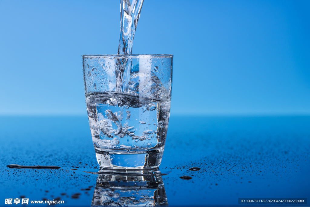 水