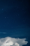 夜空白云