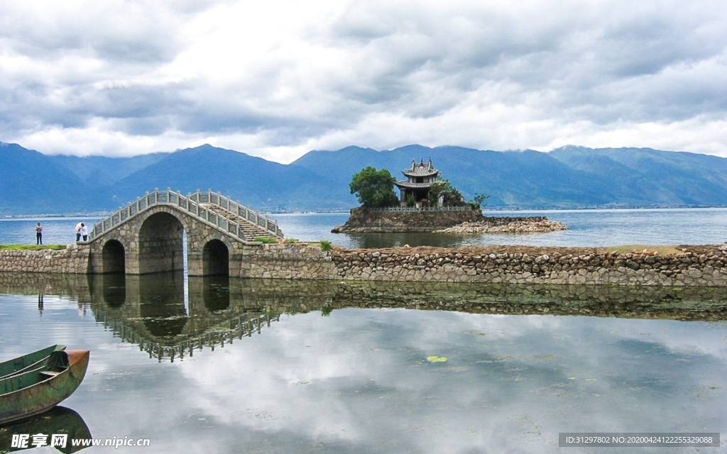 幽静的湖泊