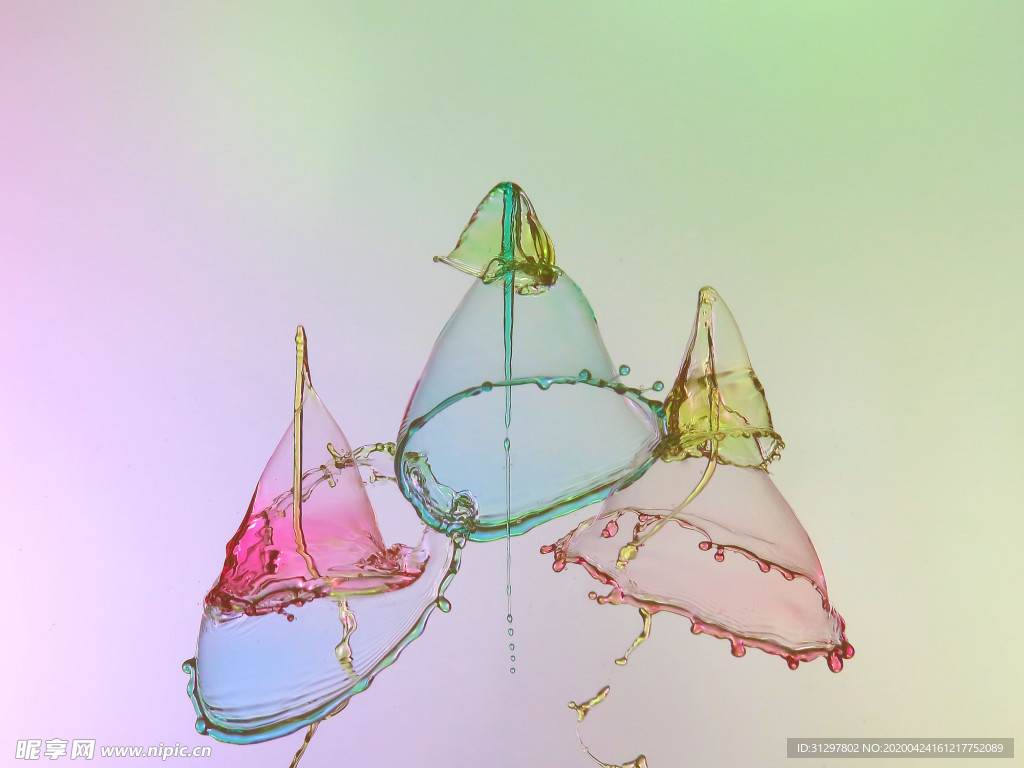 水花四溅