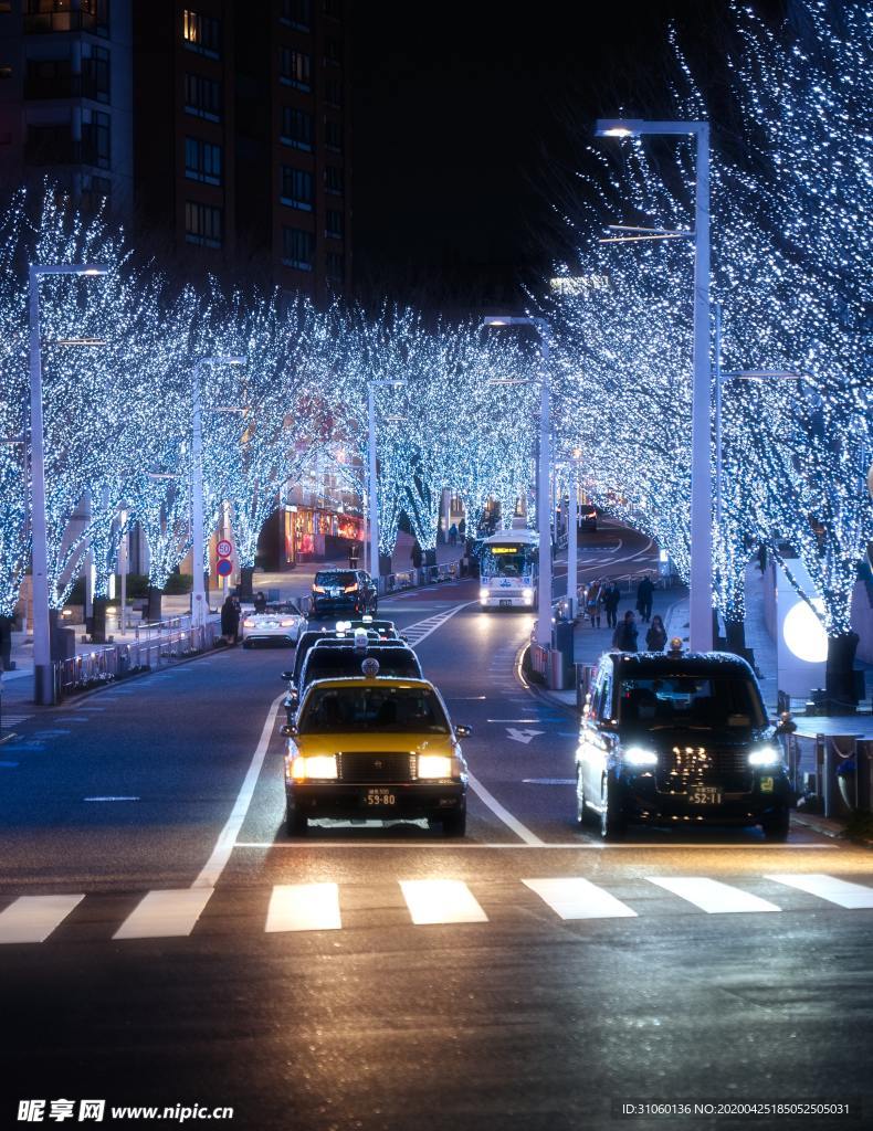 城市夜景马路