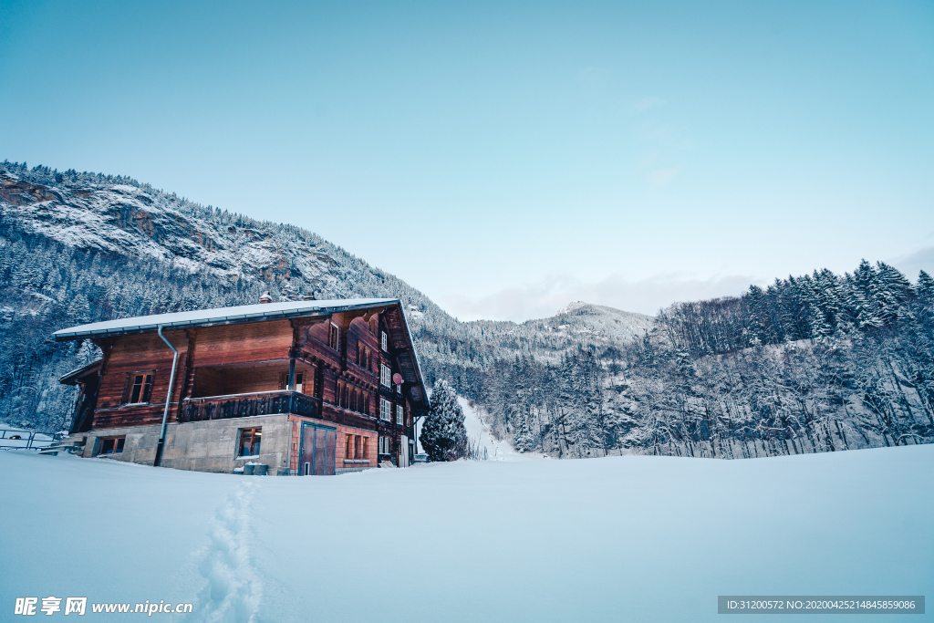 雪中小屋