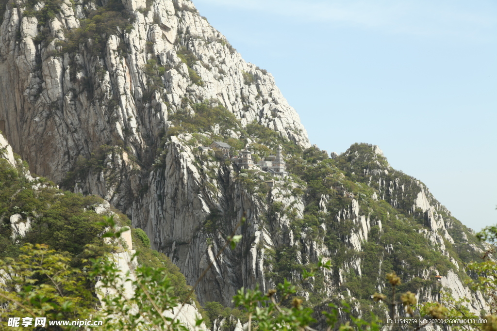 悬崖上的嵩山禅院