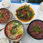 一桌子菜
