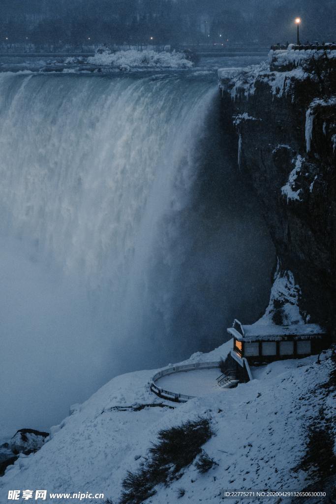 雪山冰河