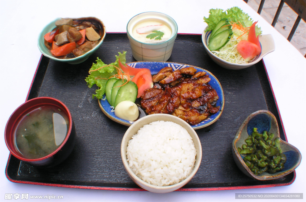 煎鸡肉套餐