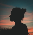 女性