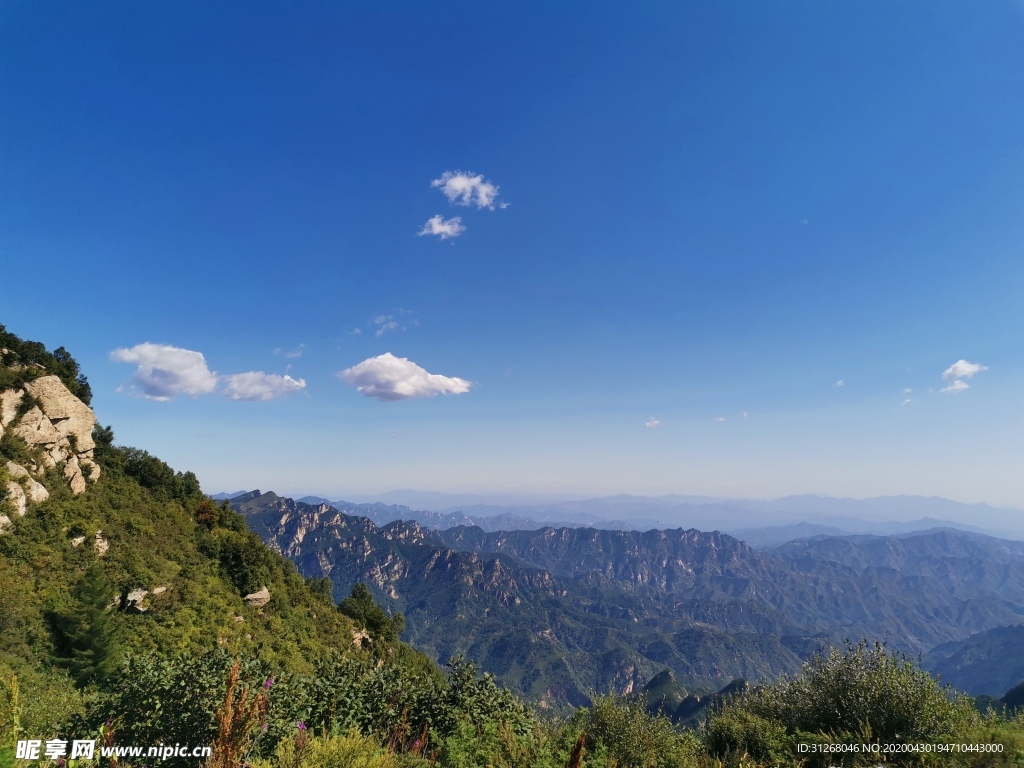 蓝天 群山