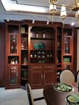 吊灯 餐桌 酒柜