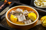 玉米炖排骨