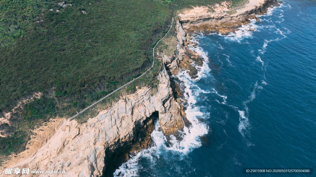 海岸悬崖峭壁图片