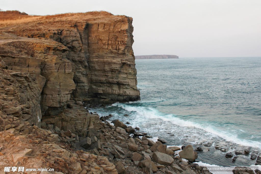 海岸悬崖峭壁图片