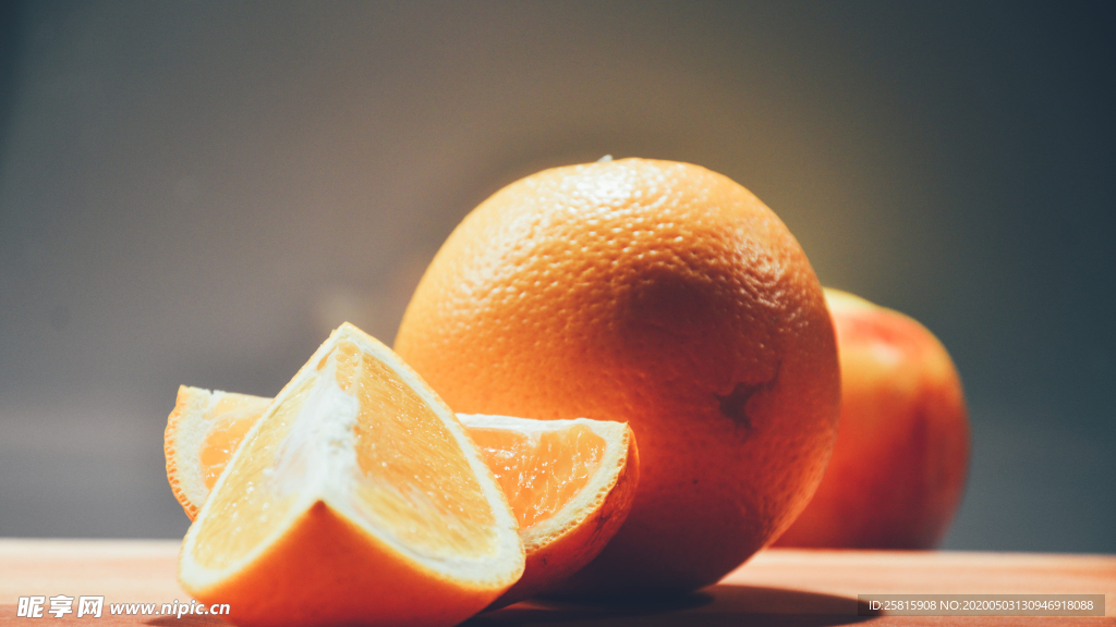 橙子切开的香橙图片