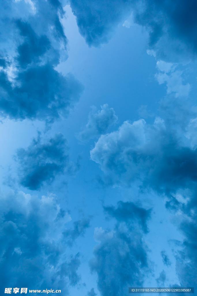蓝天空