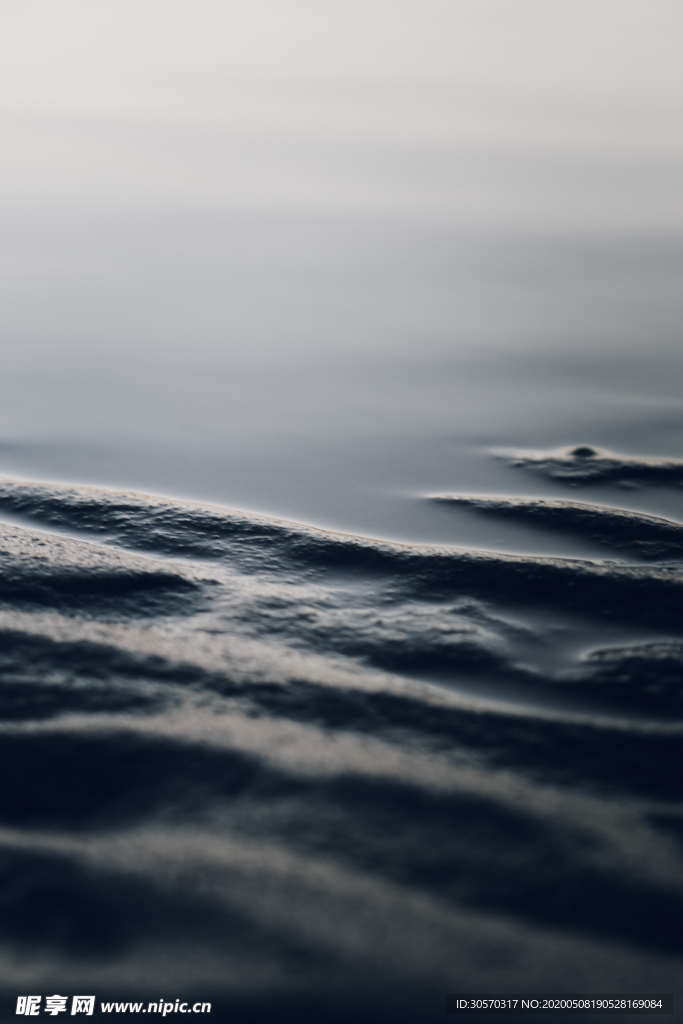 水
