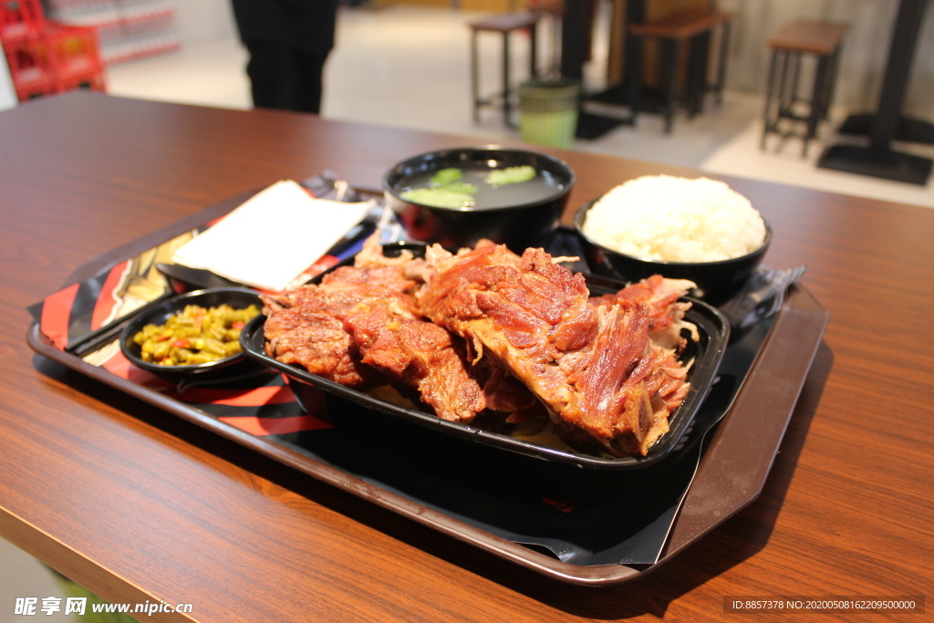 犟骨头 酱骨头 排骨饭