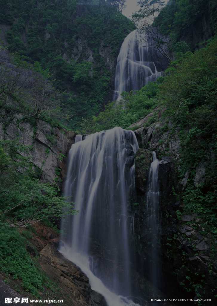 瀑布