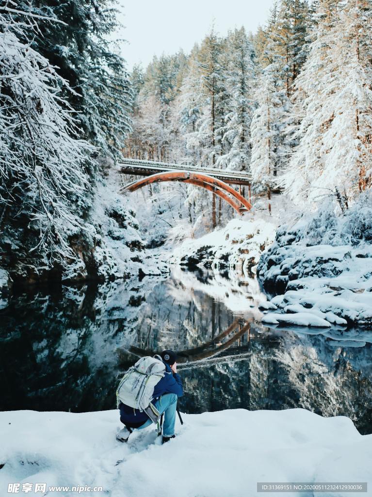 雪地少年