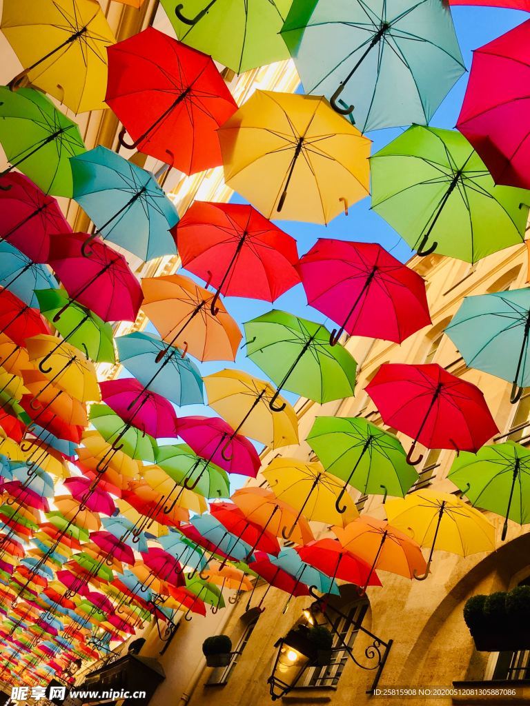 雨伞走廊图片