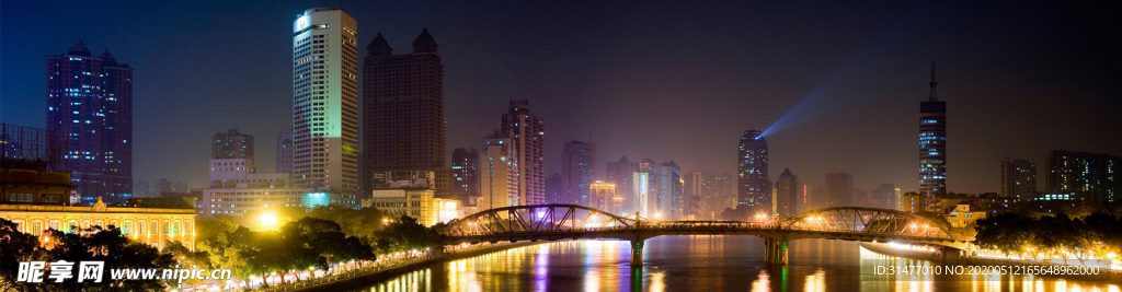 夜晚的城市 车水马龙