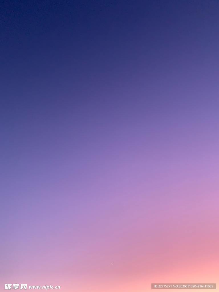 紫粉色天空