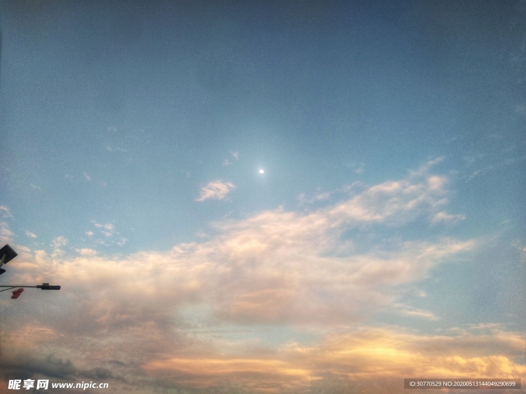 天空 晚霞