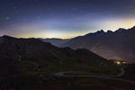 山水夜景