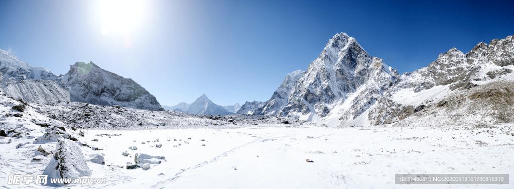 雪山峰